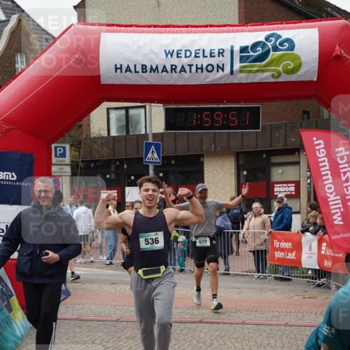 04.05.2025 - 8. Wedeler Halbmarathon Felixshl http://msf.ph/oto/7823797 04.05.2025 11:59:49 Ziel 90, 126, 536, 566, 572, 573 meine-sportfotos.de