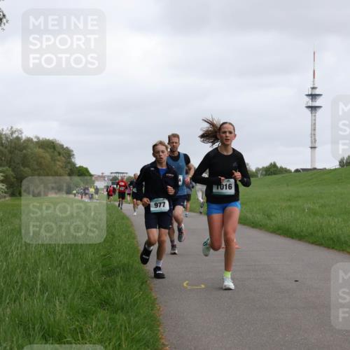 04.05.2025 - 8. Wedeler Halbmarathon Yannick Fuchs http://msf.ph/oto/7823813 04.05.2025 11:11:26 Laufen 977, 016 meine-sportfotos.de