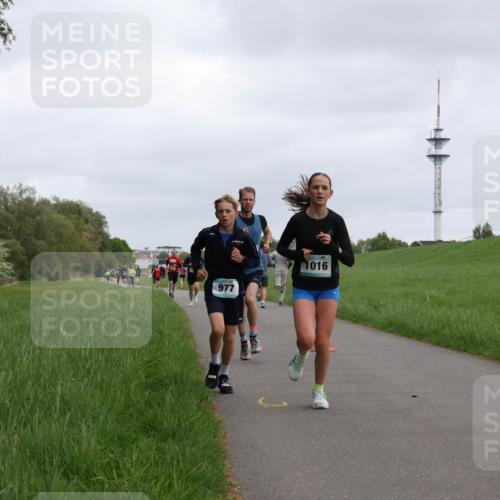 04.05.2025 - 8. Wedeler Halbmarathon Yannick Fuchs http://msf.ph/oto/7823821 04.05.2025 11:11:26 Laufen 977, 1016 meine-sportfotos.de