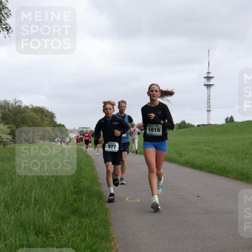 04.05.2025 - 8. Wedeler Halbmarathon Yannick Fuchs http://msf.ph/oto/7823835 04.05.2025 11:11:26 Laufen 977, 1016 meine-sportfotos.de
