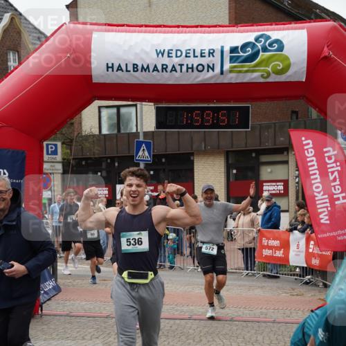 04.05.2025 - 8. Wedeler Halbmarathon Felixshl http://msf.ph/oto/7823838 04.05.2025 11:59:49 Ziel 90, 126, 536, 566, 572, 573 meine-sportfotos.de