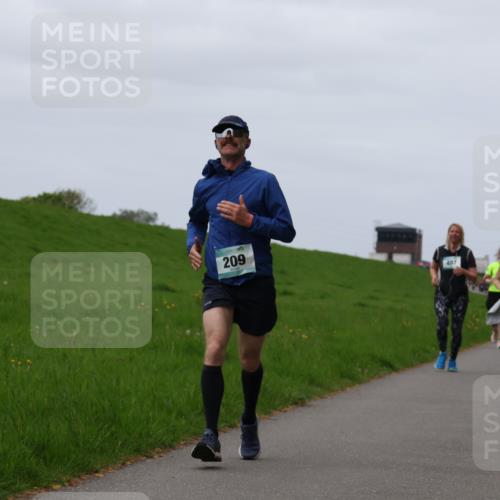 04.05.2025 - 8. Wedeler Halbmarathon Yannick Fuchs http://msf.ph/oto/7823898 04.05.2025 11:30:52 Laufen 209, 497, 501 meine-sportfotos.de