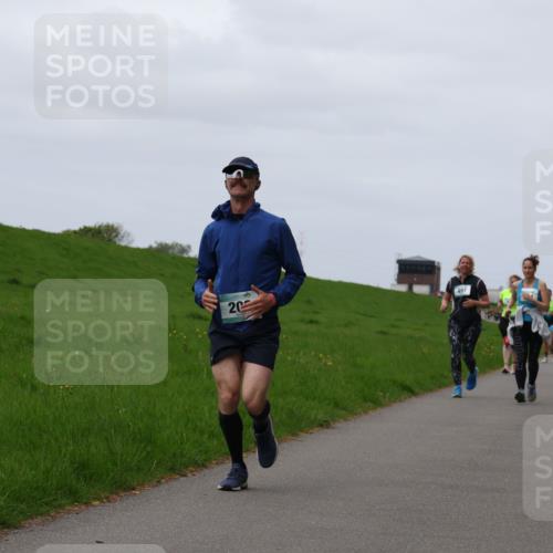 04.05.2025 - 8. Wedeler Halbmarathon Yannick Fuchs http://msf.ph/oto/7823906 04.05.2025 11:30:52 Laufen 20 meine-sportfotos.de
