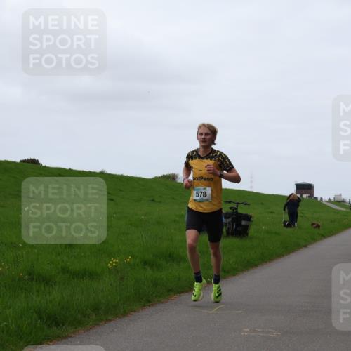 04.05.2025 - 8. Wedeler Halbmarathon Yannick Fuchs http://msf.ph/oto/7823936 04.05.2025 11:11:31 Laufen 578 meine-sportfotos.de