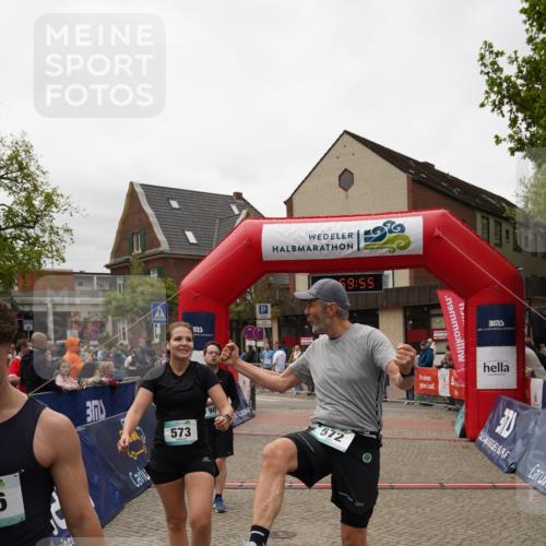 04.05.2025 - 8. Wedeler Halbmarathon Felixshl http://msf.ph/oto/7823954 04.05.2025 11:59:53 Ziel 90, 151, 536, 566, 572, 573 meine-sportfotos.de