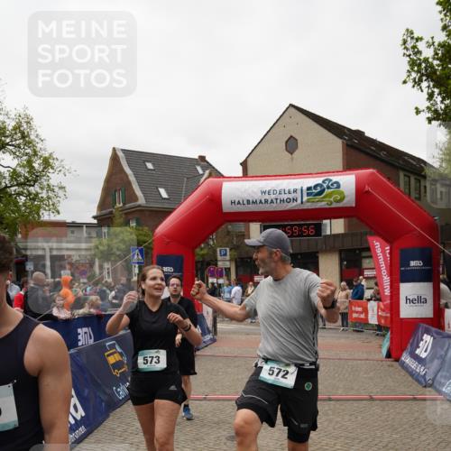 04.05.2025 - 8. Wedeler Halbmarathon Felixshl http://msf.ph/oto/7823967 04.05.2025 11:59:54 Ziel 90, 151, 566, 572, 573 meine-sportfotos.de