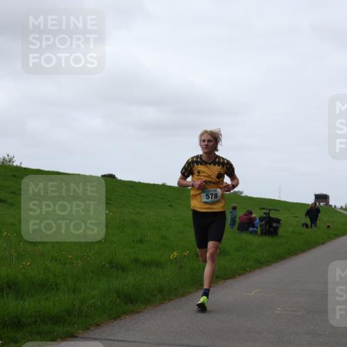 04.05.2025 - 8. Wedeler Halbmarathon Yannick Fuchs http://msf.ph/oto/7823969 04.05.2025 11:11:32 Laufen 578 meine-sportfotos.de