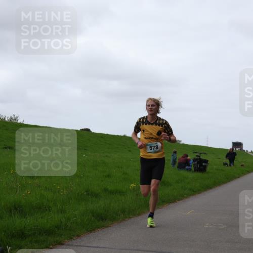04.05.2025 - 8. Wedeler Halbmarathon Yannick Fuchs http://msf.ph/oto/7823974 04.05.2025 11:11:32 Laufen 578 meine-sportfotos.de
