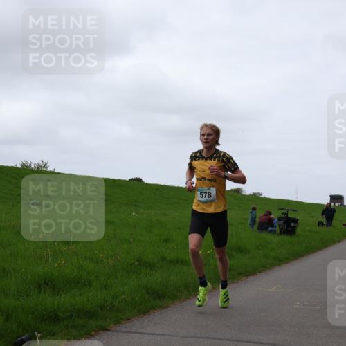 04.05.2025 - 8. Wedeler Halbmarathon Yannick Fuchs http://msf.ph/oto/7823984 04.05.2025 11:11:32 Laufen 578 meine-sportfotos.de