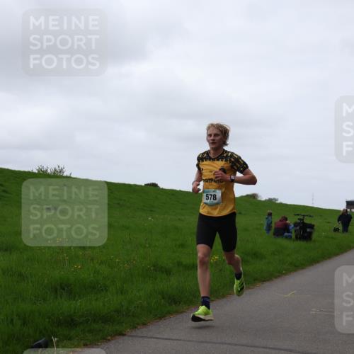04.05.2025 - 8. Wedeler Halbmarathon Yannick Fuchs http://msf.ph/oto/7823986 04.05.2025 11:11:32 Laufen 578 meine-sportfotos.de