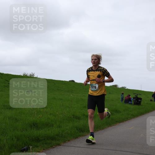 04.05.2025 - 8. Wedeler Halbmarathon Yannick Fuchs http://msf.ph/oto/7823991 04.05.2025 11:11:32 Laufen 578 meine-sportfotos.de