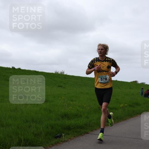04.05.2025 - 8. Wedeler Halbmarathon Yannick Fuchs http://msf.ph/oto/7824013 04.05.2025 11:11:32 Laufen 578 meine-sportfotos.de