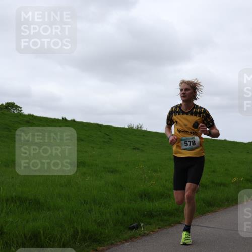 04.05.2025 - 8. Wedeler Halbmarathon Yannick Fuchs http://msf.ph/oto/7824021 04.05.2025 11:11:33 Laufen 87959, 578 meine-sportfotos.de