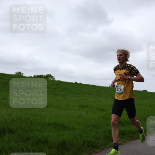 04.05.2025 - 8. Wedeler Halbmarathon Yannick Fuchs http://msf.ph/oto/7824035 04.05.2025 11:11:33 Laufen 578 meine-sportfotos.de