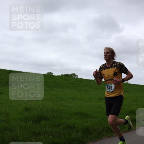 04.05.2025 - 8. Wedeler Halbmarathon Yannick Fuchs http://msf.ph/oto/7824047 04.05.2025 11:11:33 Laufen 578 meine-sportfotos.de