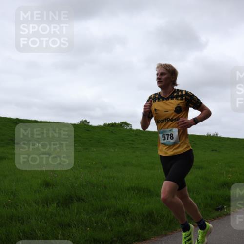 04.05.2025 - 8. Wedeler Halbmarathon Yannick Fuchs http://msf.ph/oto/7824053 04.05.2025 11:11:33 Laufen 578 meine-sportfotos.de