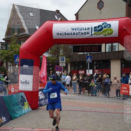 04.05.2025 - 8. Wedeler Halbmarathon Felixshl http://msf.ph/oto/7824077 04.05.2025 11:59:57 Ziel 90, 151, 530, 566 meine-sportfotos.de
