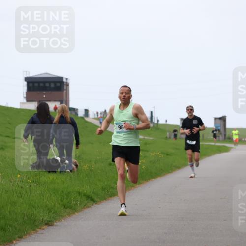 04.05.2025 - 8. Wedeler Halbmarathon Yannick Fuchs http://msf.ph/oto/7824140 04.05.2025 11:11:38 Laufen 98 meine-sportfotos.de