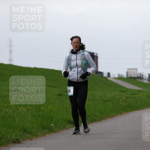 04.05.2025 - 8. Wedeler Halbmarathon Yannick Fuchs http://msf.ph/oto/7824237 04.05.2025 12:21:59 Laufen 25 meine-sportfotos.de
