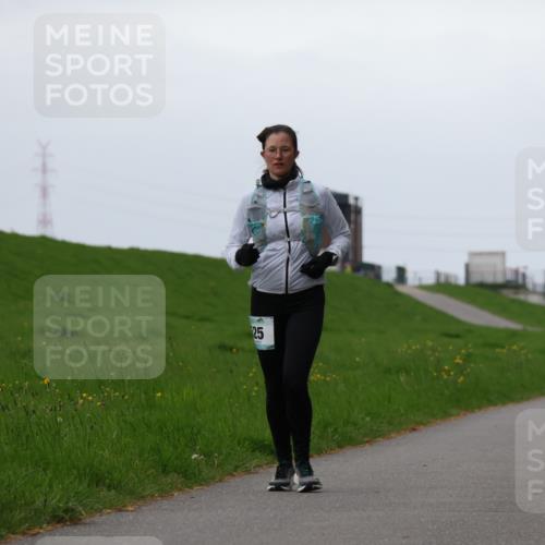 04.05.2025 - 8. Wedeler Halbmarathon Yannick Fuchs http://msf.ph/oto/7824241 04.05.2025 12:21:59 Laufen 25 meine-sportfotos.de