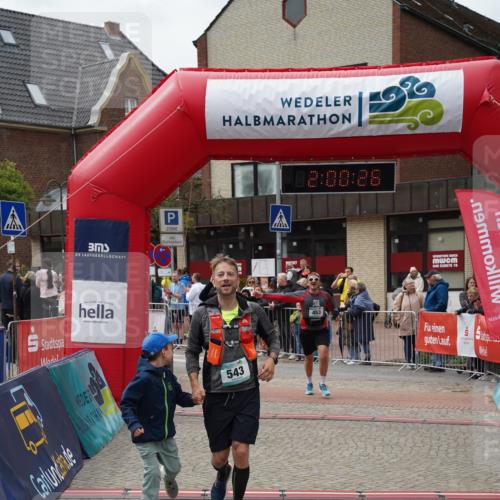 04.05.2025 - 8. Wedeler Halbmarathon Felixshl http://msf.ph/oto/7824243 04.05.2025 12:00:24 Ziel 453, 543, 560 meine-sportfotos.de
