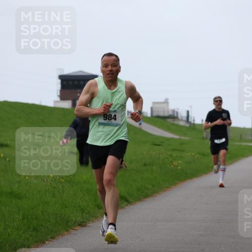 04.05.2025 - 8. Wedeler Halbmarathon Yannick Fuchs http://msf.ph/oto/7824245 04.05.2025 11:11:40 Laufen 984 meine-sportfotos.de