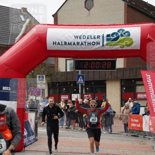 04.05.2025 - 8. Wedeler Halbmarathon Felixshl http://msf.ph/oto/7824256 04.05.2025 12:00:26 Ziel 453, 518, 543, 560 meine-sportfotos.de