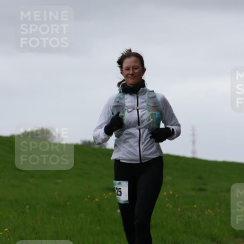04.05.2025 - 8. Wedeler Halbmarathon Yannick Fuchs http://msf.ph/oto/7824262 04.05.2025 12:22:04 Laufen 25 meine-sportfotos.de