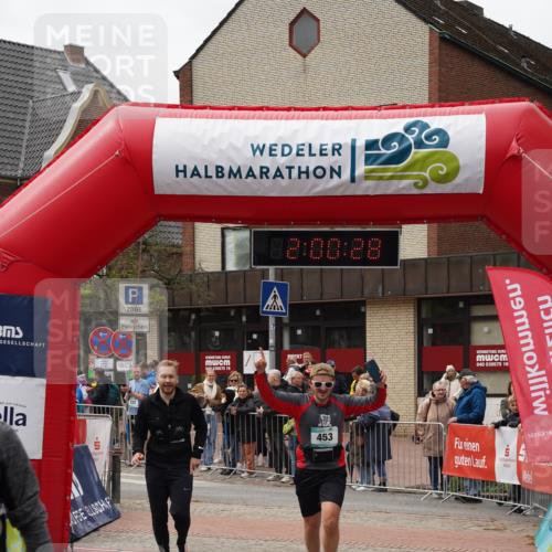 04.05.2025 - 8. Wedeler Halbmarathon Felixshl http://msf.ph/oto/7824269 04.05.2025 12:00:26 Ziel 453, 518, 543, 560 meine-sportfotos.de