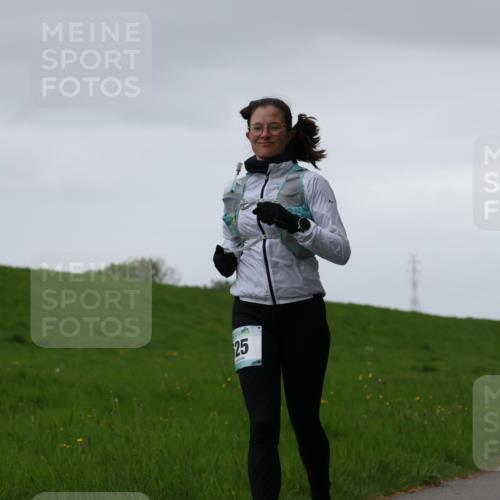 04.05.2025 - 8. Wedeler Halbmarathon Yannick Fuchs http://msf.ph/oto/7824279 04.05.2025 12:22:05 Laufen 25 meine-sportfotos.de