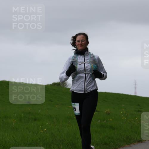 04.05.2025 - 8. Wedeler Halbmarathon Yannick Fuchs http://msf.ph/oto/7824283 04.05.2025 12:22:05 Laufen 25 meine-sportfotos.de