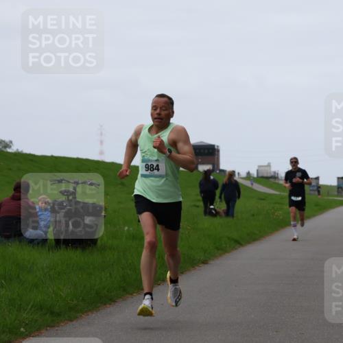 04.05.2025 - 8. Wedeler Halbmarathon Yannick Fuchs http://msf.ph/oto/7824322 04.05.2025 11:11:41 Laufen 984 meine-sportfotos.de