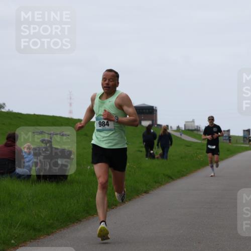 04.05.2025 - 8. Wedeler Halbmarathon Yannick Fuchs http://msf.ph/oto/7824327 04.05.2025 11:11:41 Laufen 984 meine-sportfotos.de
