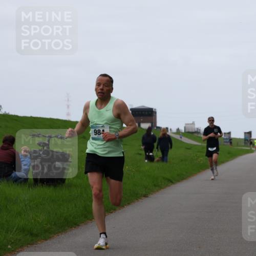 04.05.2025 - 8. Wedeler Halbmarathon Yannick Fuchs http://msf.ph/oto/7824332 04.05.2025 11:11:42 Laufen 984 meine-sportfotos.de
