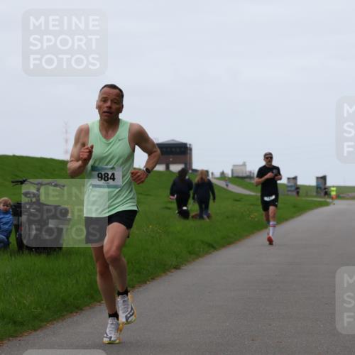 04.05.2025 - 8. Wedeler Halbmarathon Yannick Fuchs http://msf.ph/oto/7824341 04.05.2025 11:11:42 Laufen 984 meine-sportfotos.de