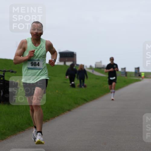 04.05.2025 - 8. Wedeler Halbmarathon Yannick Fuchs http://msf.ph/oto/7824346 04.05.2025 11:11:42 Laufen 984 meine-sportfotos.de