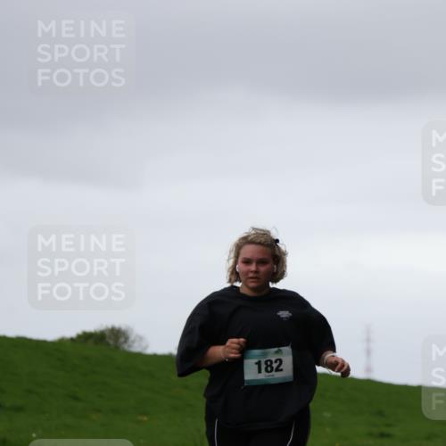 04.05.2025 - 8. Wedeler Halbmarathon Yannick Fuchs http://msf.ph/oto/7824354 04.05.2025 12:23:10 Laufen 182 meine-sportfotos.de