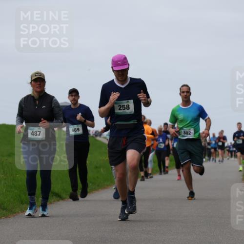 04.05.2025 - 8. Wedeler Halbmarathon Yannick Fuchs http://msf.ph/oto/7824391 04.05.2025 11:31:35 Laufen 487, 489, 258, 882 meine-sportfotos.de