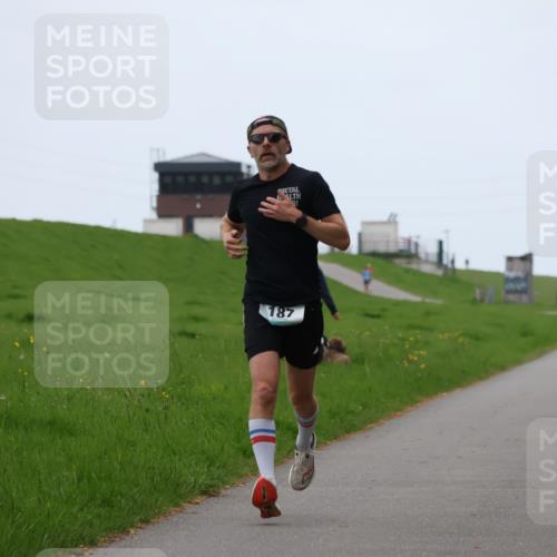 04.05.2025 - 8. Wedeler Halbmarathon Yannick Fuchs http://msf.ph/oto/7824453 04.05.2025 11:11:45 Laufen 187 meine-sportfotos.de