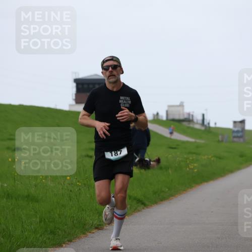 04.05.2025 - 8. Wedeler Halbmarathon Yannick Fuchs http://msf.ph/oto/7824482 04.05.2025 11:11:46 Laufen 187 meine-sportfotos.de