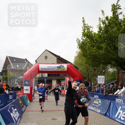 04.05.2025 - 8. Wedeler Halbmarathon Felixshl http://msf.ph/oto/7824485 04.05.2025 12:00:32 Ziel 114, 453, 518, 560, 821 meine-sportfotos.de
