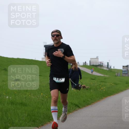 04.05.2025 - 8. Wedeler Halbmarathon Yannick Fuchs http://msf.ph/oto/7824494 04.05.2025 11:11:46 Laufen 187 meine-sportfotos.de