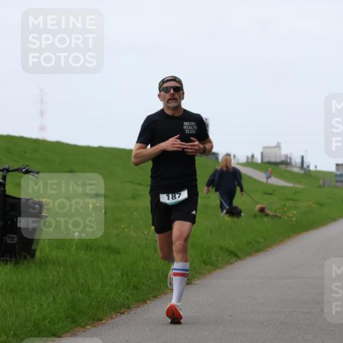 04.05.2025 - 8. Wedeler Halbmarathon Yannick Fuchs http://msf.ph/oto/7824502 04.05.2025 11:11:46 Laufen 187 meine-sportfotos.de