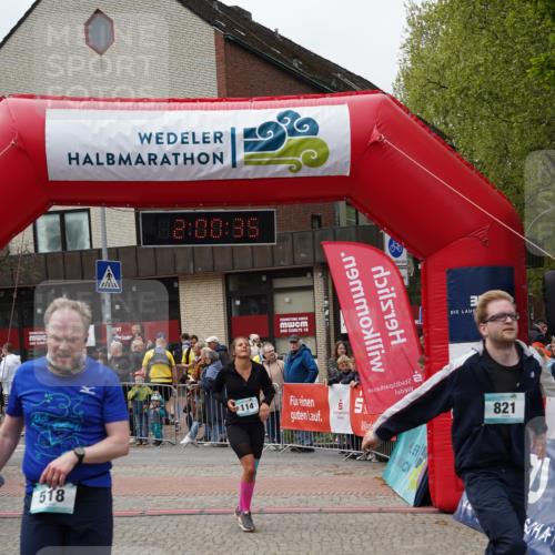 04.05.2025 - 8. Wedeler Halbmarathon Felixshl http://msf.ph/oto/7824505 04.05.2025 12:00:33 Ziel 38, 114, 518, 821 meine-sportfotos.de