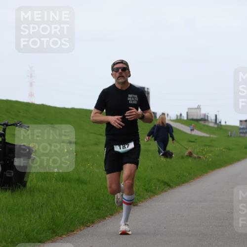 04.05.2025 - 8. Wedeler Halbmarathon Yannick Fuchs http://msf.ph/oto/7824507 04.05.2025 11:11:46 Laufen 187 meine-sportfotos.de