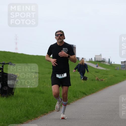 04.05.2025 - 8. Wedeler Halbmarathon Yannick Fuchs http://msf.ph/oto/7824510 04.05.2025 11:11:46 Laufen 187 meine-sportfotos.de