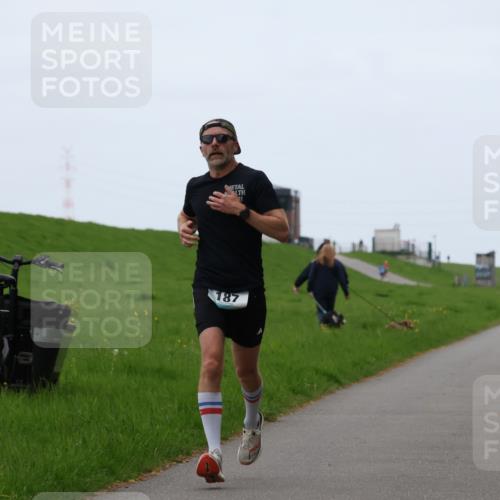 04.05.2025 - 8. Wedeler Halbmarathon Yannick Fuchs http://msf.ph/oto/7824520 04.05.2025 11:11:47 Laufen 187 meine-sportfotos.de