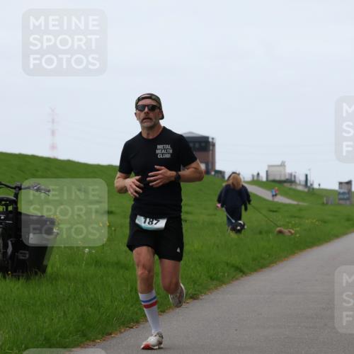 04.05.2025 - 8. Wedeler Halbmarathon Yannick Fuchs http://msf.ph/oto/7824527 04.05.2025 11:11:47 Laufen 187 meine-sportfotos.de