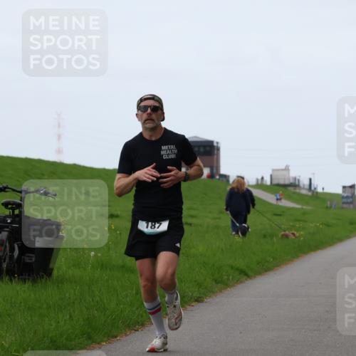 04.05.2025 - 8. Wedeler Halbmarathon Yannick Fuchs http://msf.ph/oto/7824531 04.05.2025 11:11:47 Laufen 187 meine-sportfotos.de