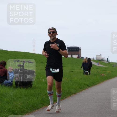 04.05.2025 - 8. Wedeler Halbmarathon Yannick Fuchs http://msf.ph/oto/7824560 04.05.2025 11:11:47 Laufen 187 meine-sportfotos.de